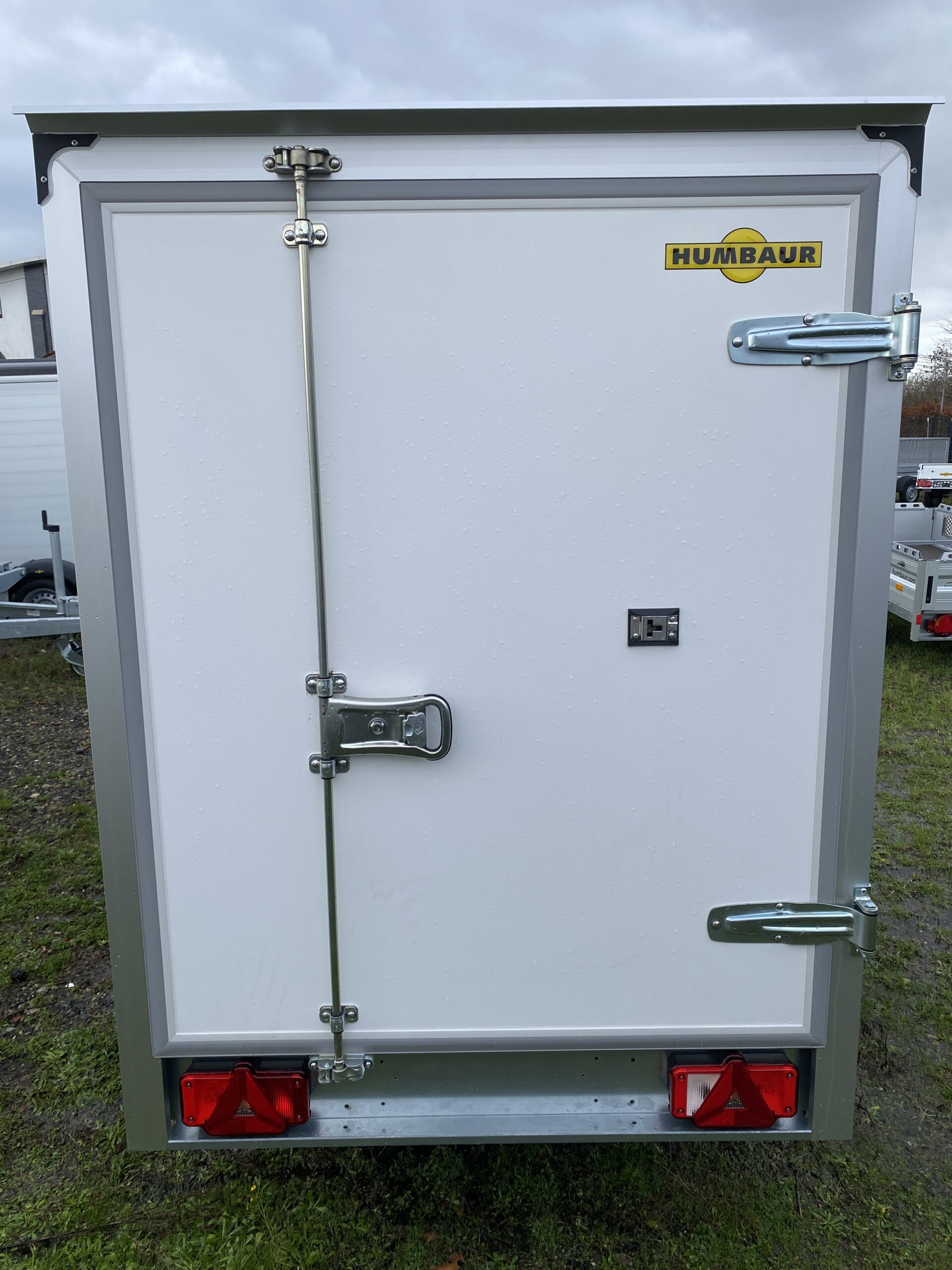 Humbaur HK 132513-15P 1300 kg Kofferanhänger PKW Anhänger – Bild 6