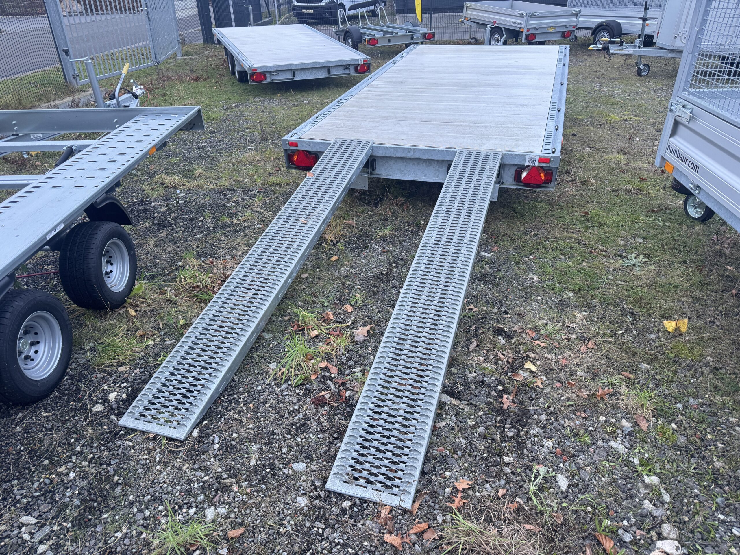 Humbaur Universal 3500 kg Fahrzeugtransporter Alu PKW-Anhänger – Bild 3
